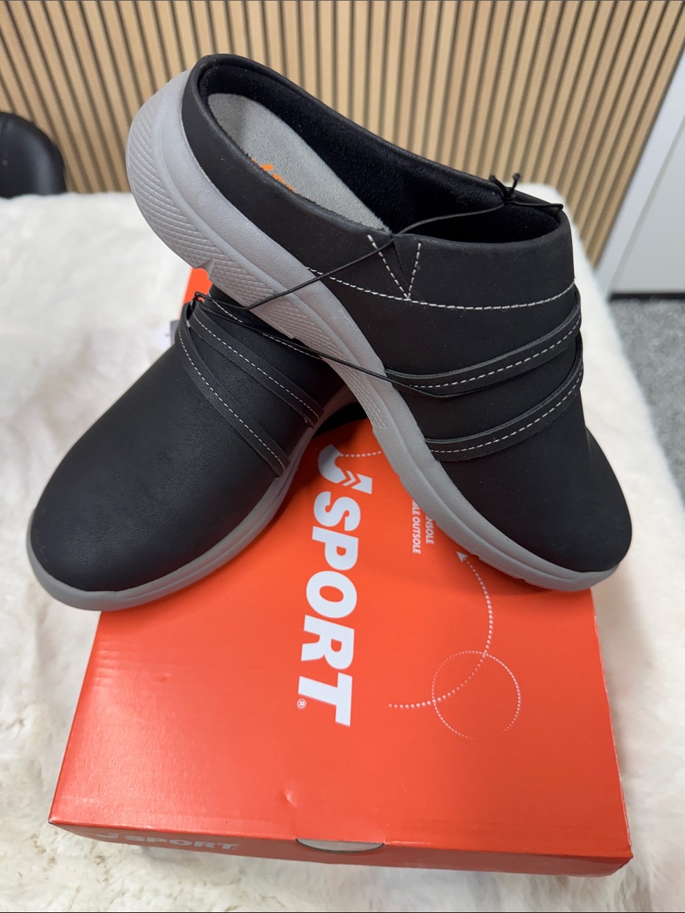 Sporto Black Slip-On Casual Loafers with Gray Sole
